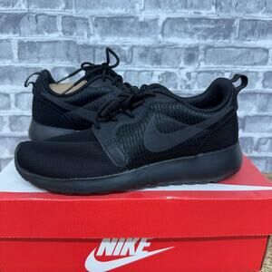 Nike Roshe Run Hyperfuse Triple Black Running 642233-002 Womens Size 5.5 New